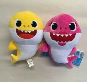 מאמאדו - כל מה שאמא צריכה בובות פרווה  Pinkfong Baby Shark Official Song Doll by WowWee - Mommy Shark And Baby Shark!