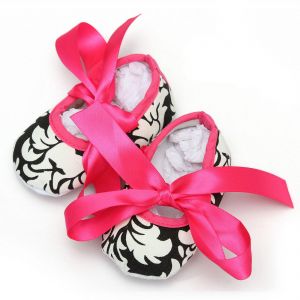 מאמאדו - כל מה שאמא צריכה נעלי תינוקות Baby Girls Cotton Crib Shoes Soft Sole Printed Damask Bow 0-18M 